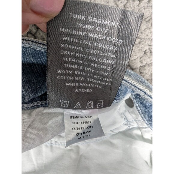 Torrid Jean Shorts Womens Size 16 Blue Denim Cotton Pockets Mid Rise Mid Short - Picture 5 of 10